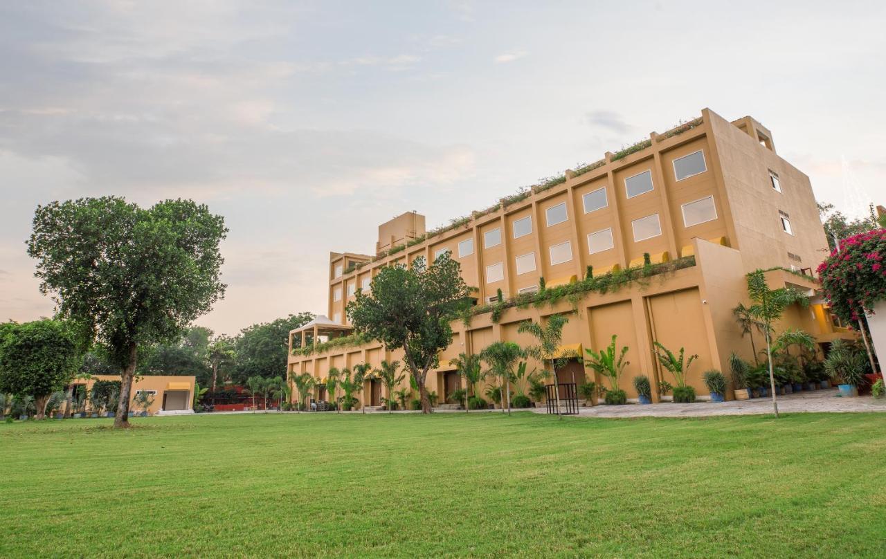 The Lalita Grand Mathura- Vrindavan 외부 사진