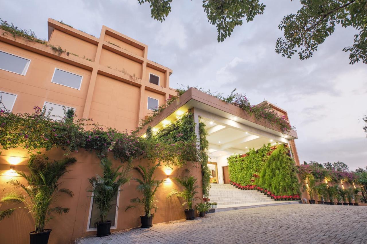 The Lalita Grand Mathura- Vrindavan 외부 사진