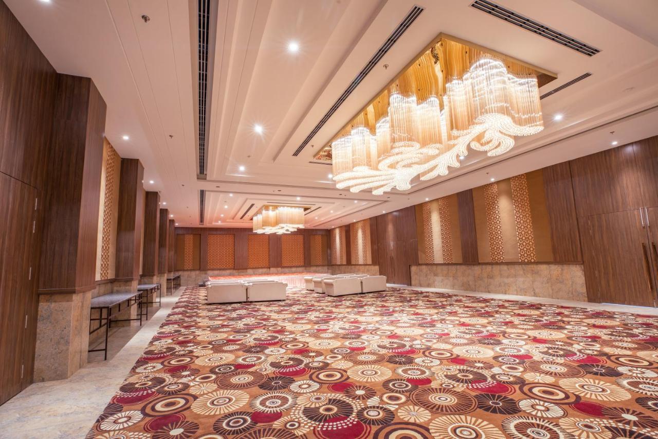 The Lalita Grand Mathura- Vrindavan 외부 사진