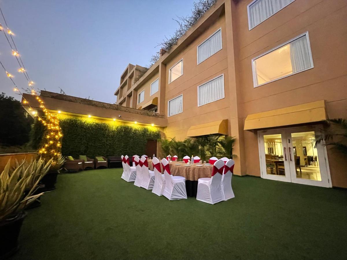 The Lalita Grand Mathura- Vrindavan 외부 사진
