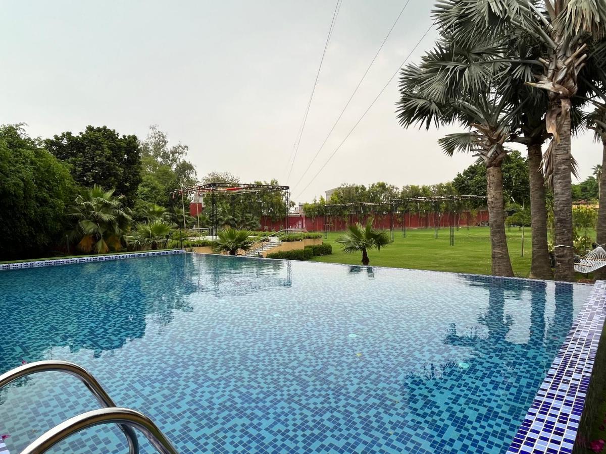 The Lalita Grand Mathura- Vrindavan 외부 사진