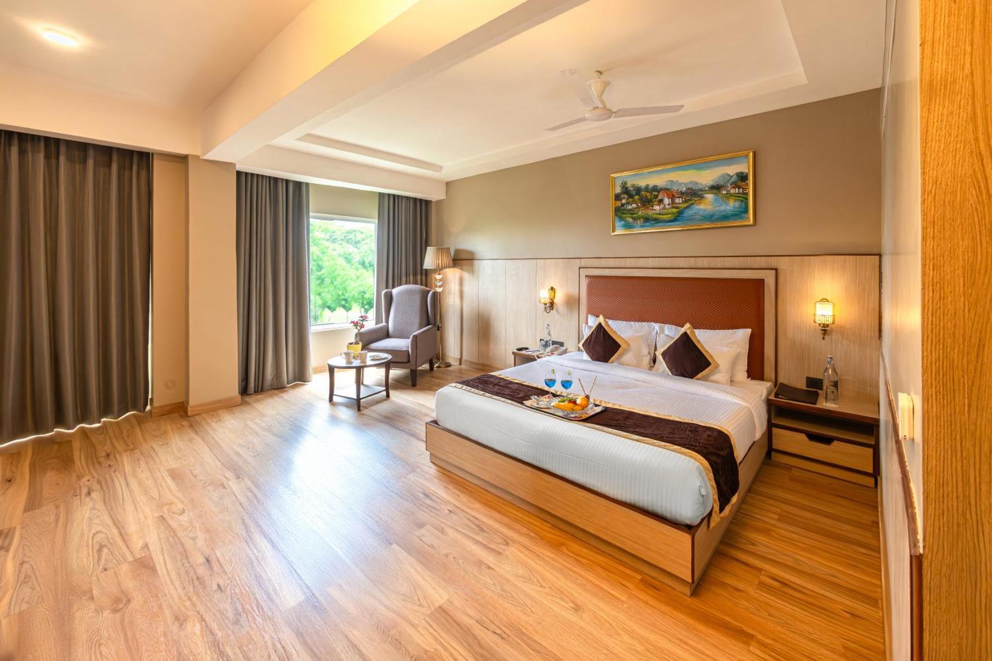 The Lalita Grand Mathura- Vrindavan 외부 사진