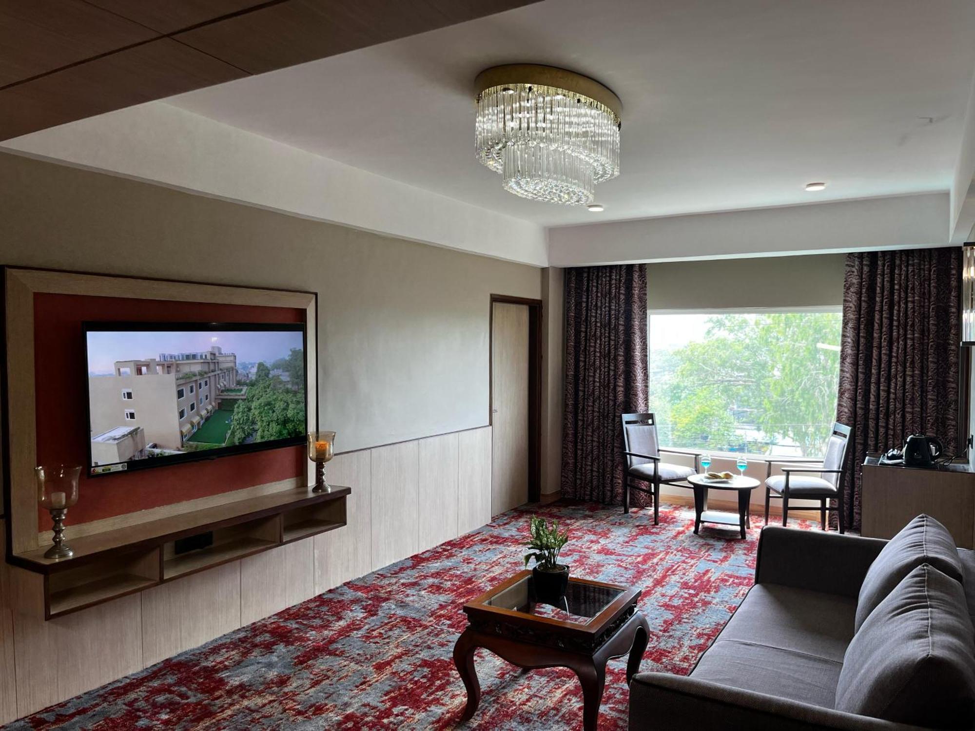 The Lalita Grand Mathura- Vrindavan 외부 사진